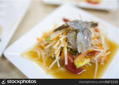 papaya salad with fresh shrimp or som tam