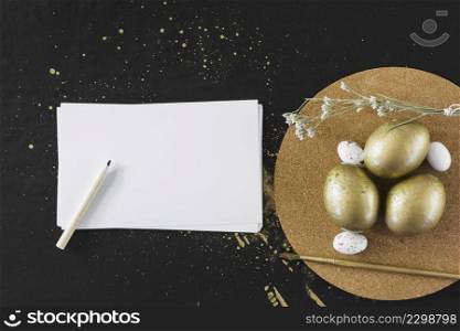paper near eggs round board