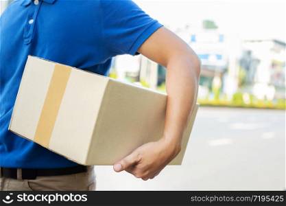 parcel delivery man Check stock Prepare to send the package and Before delivering to the customer. Validate every time in transportation