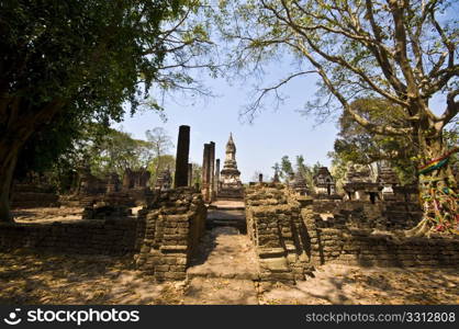 part of the ruin of Wat Chedi Chet Thaeo in Si Satchanalai