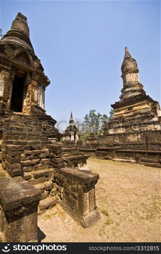 part of the ruin of Wat Chedi Chet Thaeo in Si Satchanalai