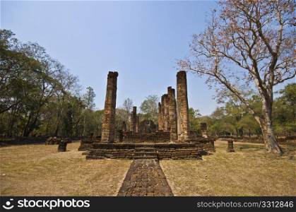 part of the ruin of Wat Chedi Chet Thaeo in Si Satchanalai