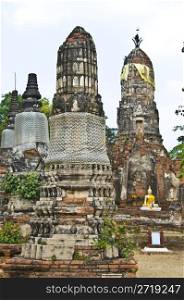 part of the ruin of Wat Choeng Tha in Ayutthaya