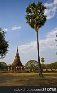 part of the ruin of Wat Sorasak in Sukhothai
