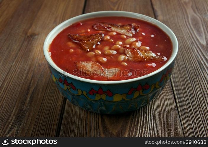 Past?rmal? Kuru Fasulye - turkish bean stew with tomato sauce and meat.