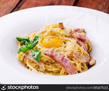 Pasta carbonara with bacon, egg and cheese
