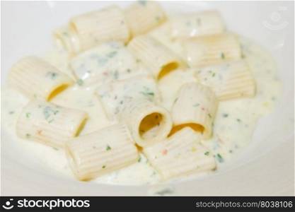 Pasta with cheese sauce