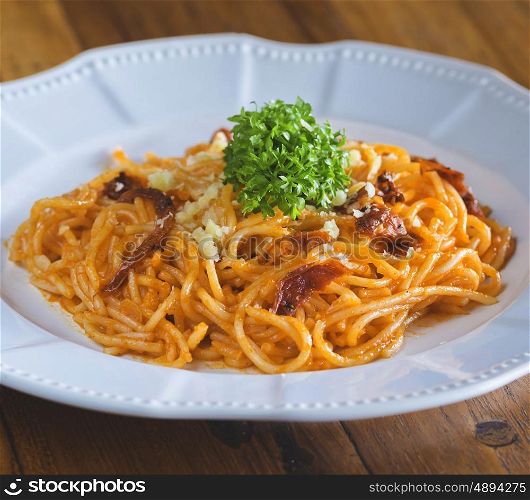 Pasta with tomato sauce and parmesan&#xA;