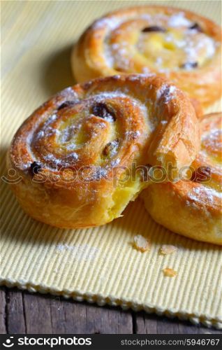 Pastry swirls with cinnamon and raisins