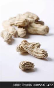 Peanuts with shell