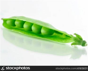 peas on white background