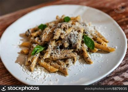 Penne Carbonara Pasta with mussel seafood