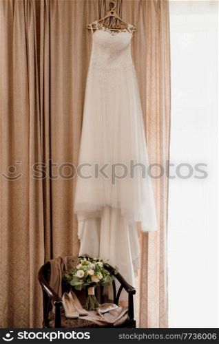 perfect white wedding dress on the wedding day