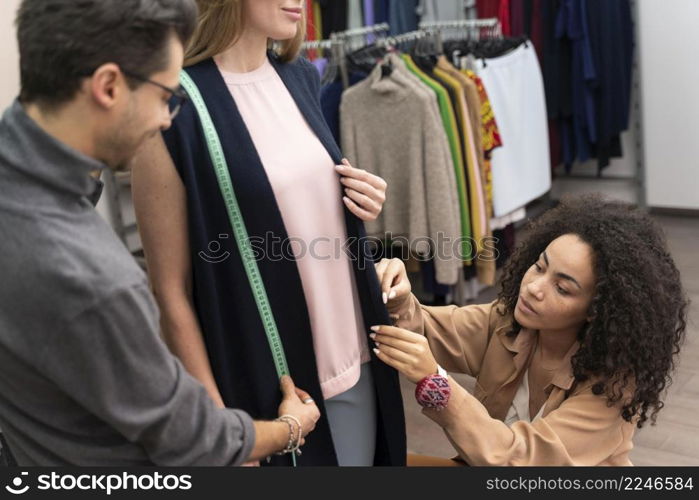 personal shopper helping cutomer