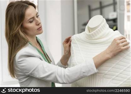personal shopper measuring clothes 8. personal shopper measuring clothes 7