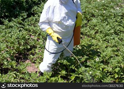 Pesticide spraying. Non-organic vegetables. Pollution.
