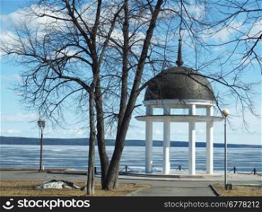 Petrozavodsk: quay of Onega. Spring