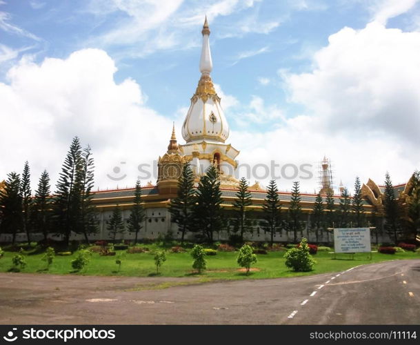 Pha Nam Yoi Temple