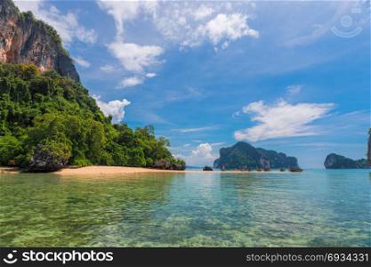 photo beautiful seascapes in the tropics, tourist resort in Thailand