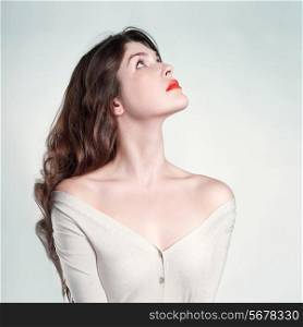 Photo of beautiful lady with long slim neck
