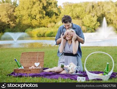 Photo presenting the romantic date in the park