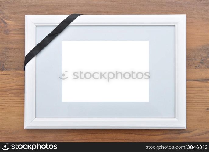 Picture frame with mourning band