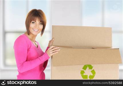 picture of attractive businesswoman with recyclable box