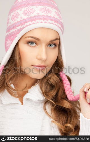 picture of beautiful woman in winter hat