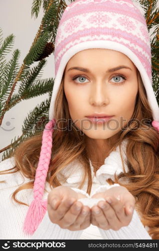 picture of beautiful woman in winter hat