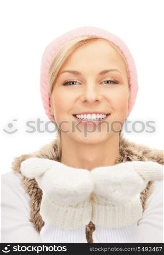 picture of beautiful woman in winter hat&#xA;