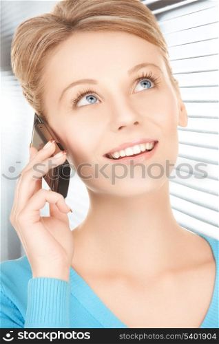 picture of businesswoman with cell phone calling