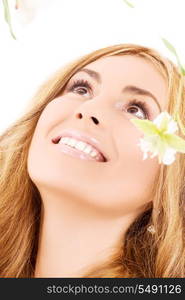 picture of happy woman with white flowers