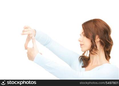 picture of lovely woman creating a frame with fingers
