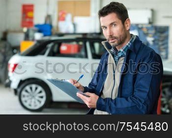 picture of mechanic doing a quotation
