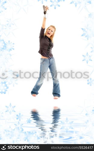 picture of screaming blond with shoe on white sand