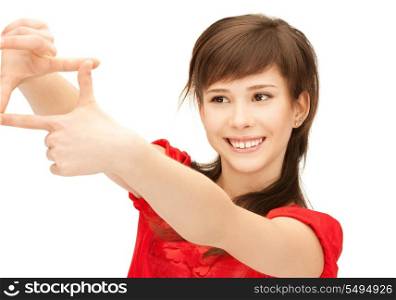 picture of teenage girl creating a frame with fingers