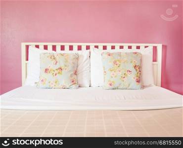 Pink couple bedroom