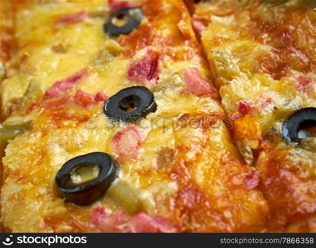 Pizza strips - style of pizza common in the U.S. state ,have a somewhat thick crust and are topped