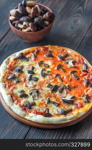 Pizza with porcini mushrooms