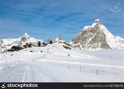 Plateau Rosa in Cervinia ski resort: the highest skiable slope in Italy (3480 mt). In background the Matterhorn. Cervinia, Valle d&rsquo;Aosta, Italian Alps, Europe.
