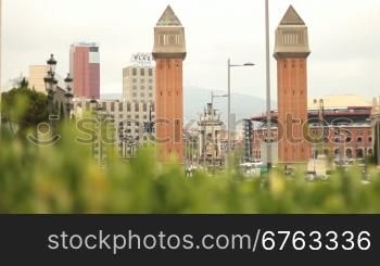 Plaza de Espaa mit den Venetian Towers, in Barcelona.