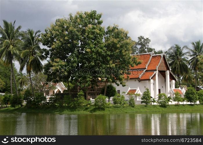 Pond and Wat Traphang Thong, Sulhotai, Thailand