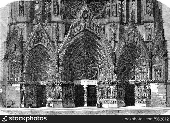 Portal of the Reims Cathedral, vintage engraved illustration. Magasin Pittoresque 1869.