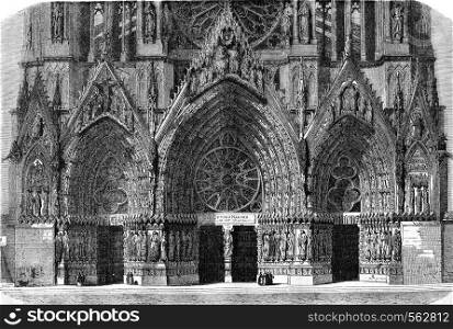 Portal of the Reims Cathedral, vintage engraved illustration. Magasin Pittoresque 1869.