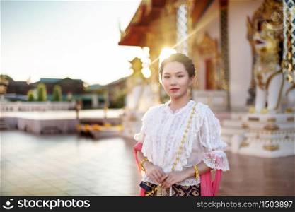 Portrait of beautiful woman in traditional asian dresses. woman in traditional asian dresses
