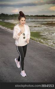 Portrait of fitness sport girl in fashion sportswear . healthcare concept. sport girl in fashion sportswear