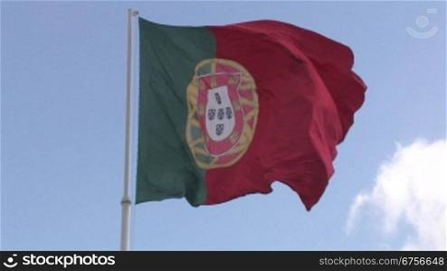 portugiesische Flagge weht im Wind