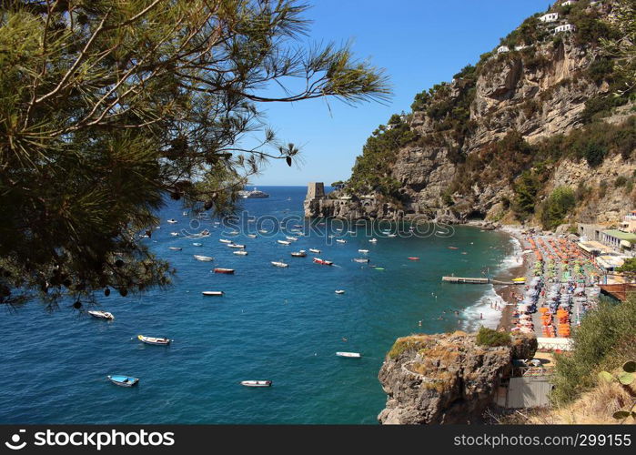 Positano is an ancient fishing village, which has become one of the most elegant and well-known climatic stations of the Amalfi coast, which rises in a beautiful and suggestive panoramic position along one of the most beautiful coastal stretches of the Sorrento peninsula