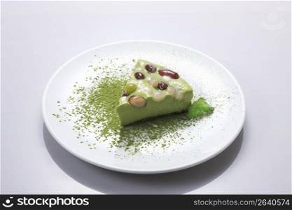 Powdered green tea cake