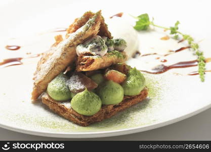 Powdered green tea millefeuille